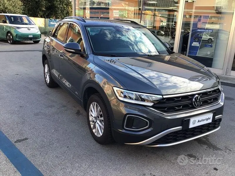Volkswagen T-Roc 2024 photo 3