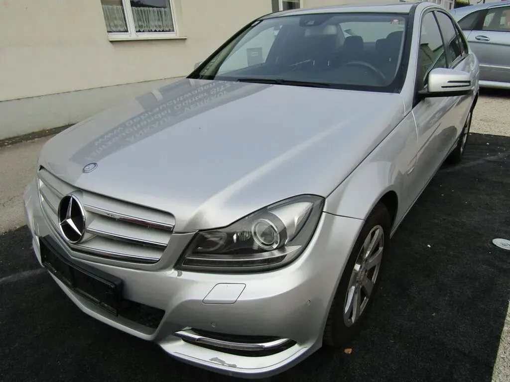 Mercedes-Benz C-Class 2011 photo 3