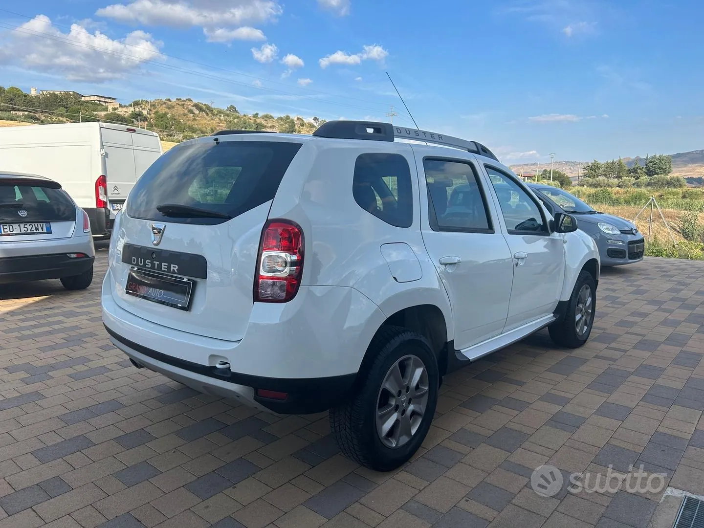 Dacia Duster 2015 photo 5