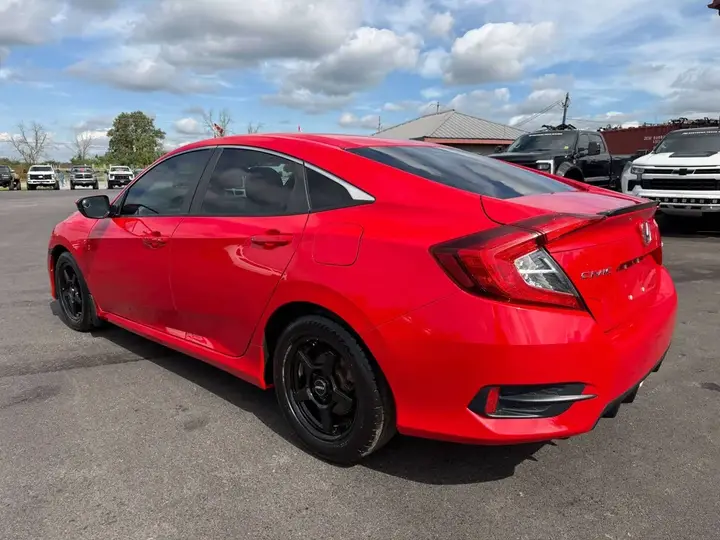 Honda Civic 2020 photo 5