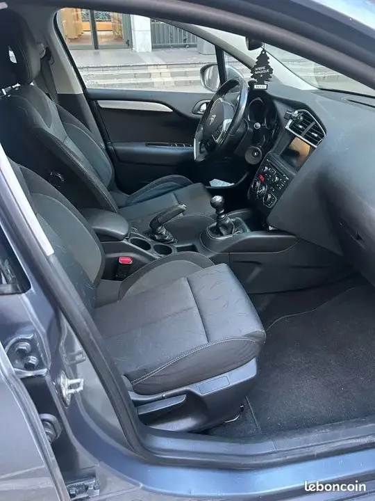 Citroen C4 2012 photo 3