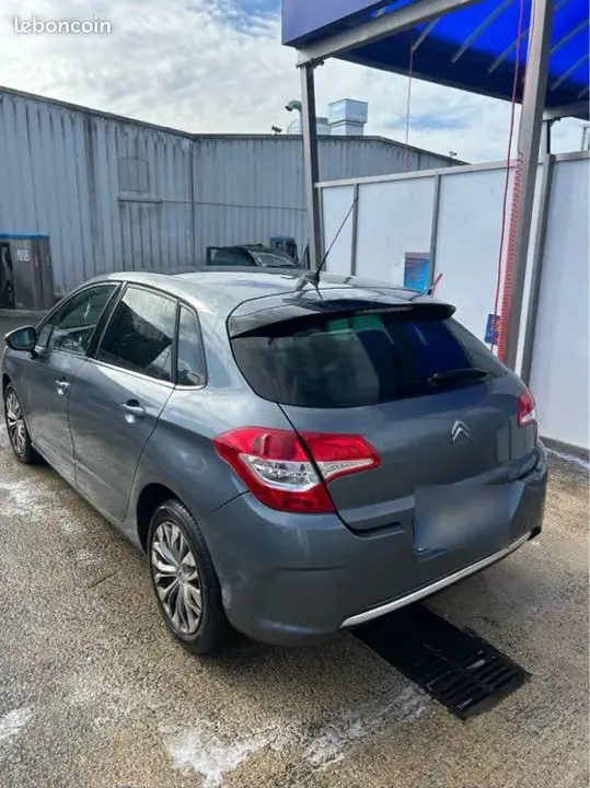 Citroen C4 2012 photo 2