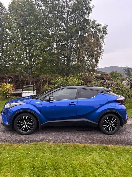Toyota C-Hr 2018 photo 2