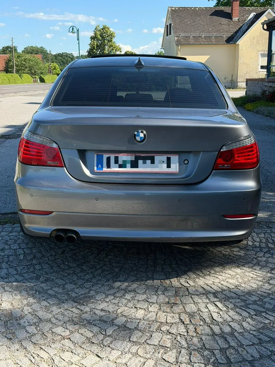 BMW 5 Series 2009 photo 3