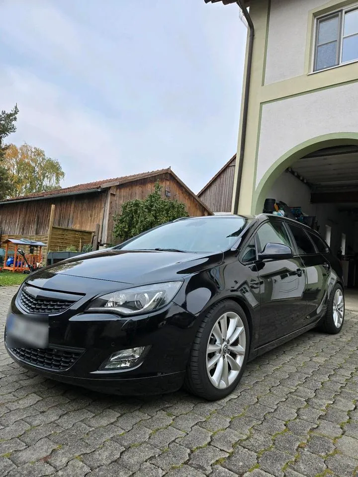Opel Astra J