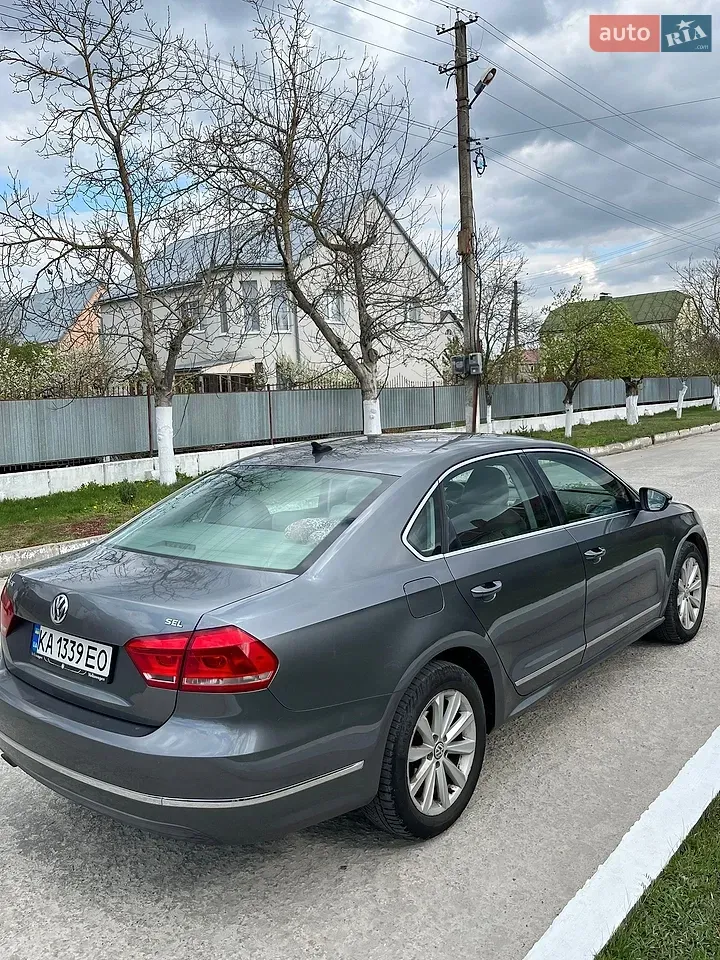 Volkswagen Passat 2012 photo 3