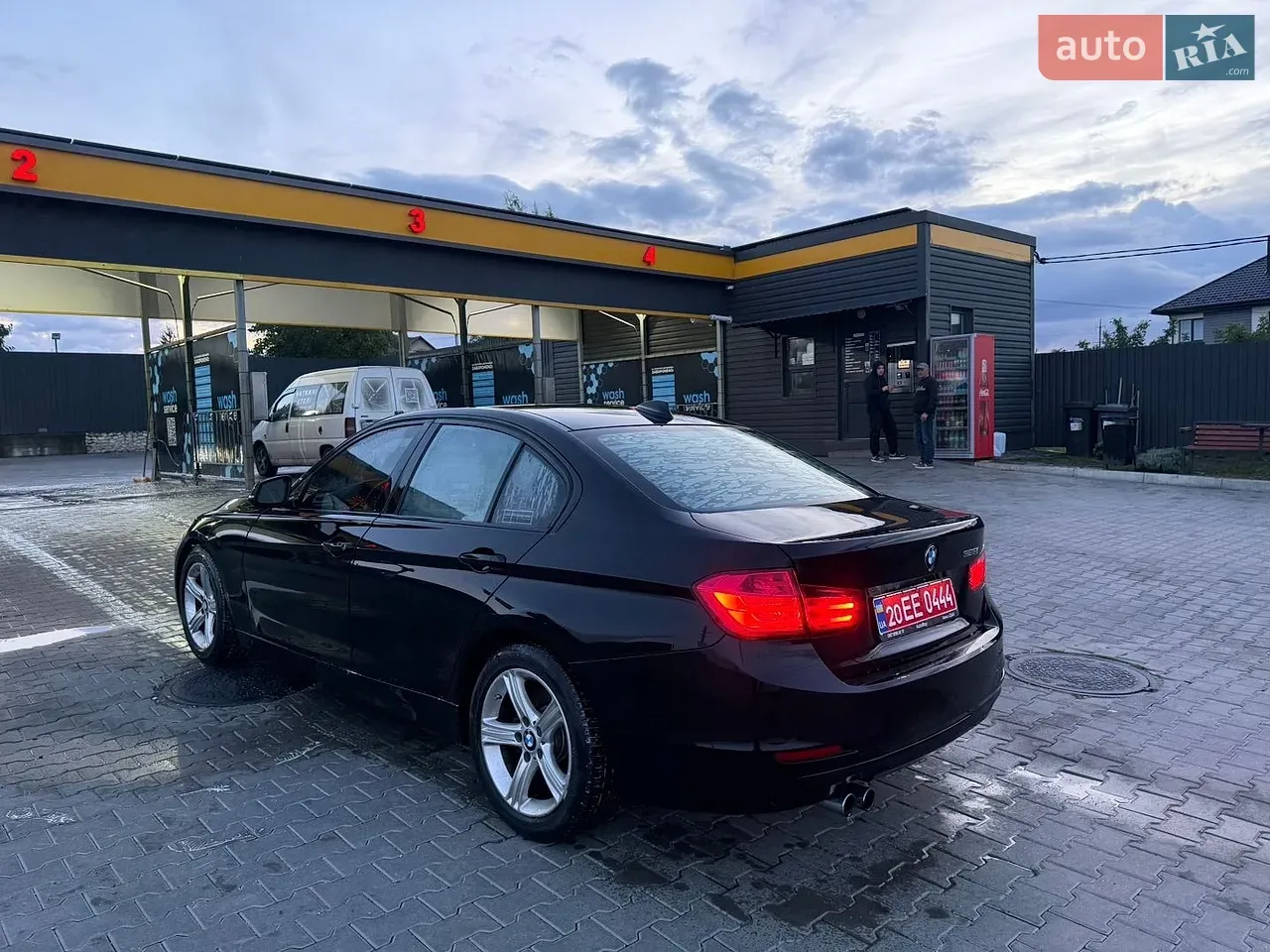 BMW 3 Series 2012 photo 3