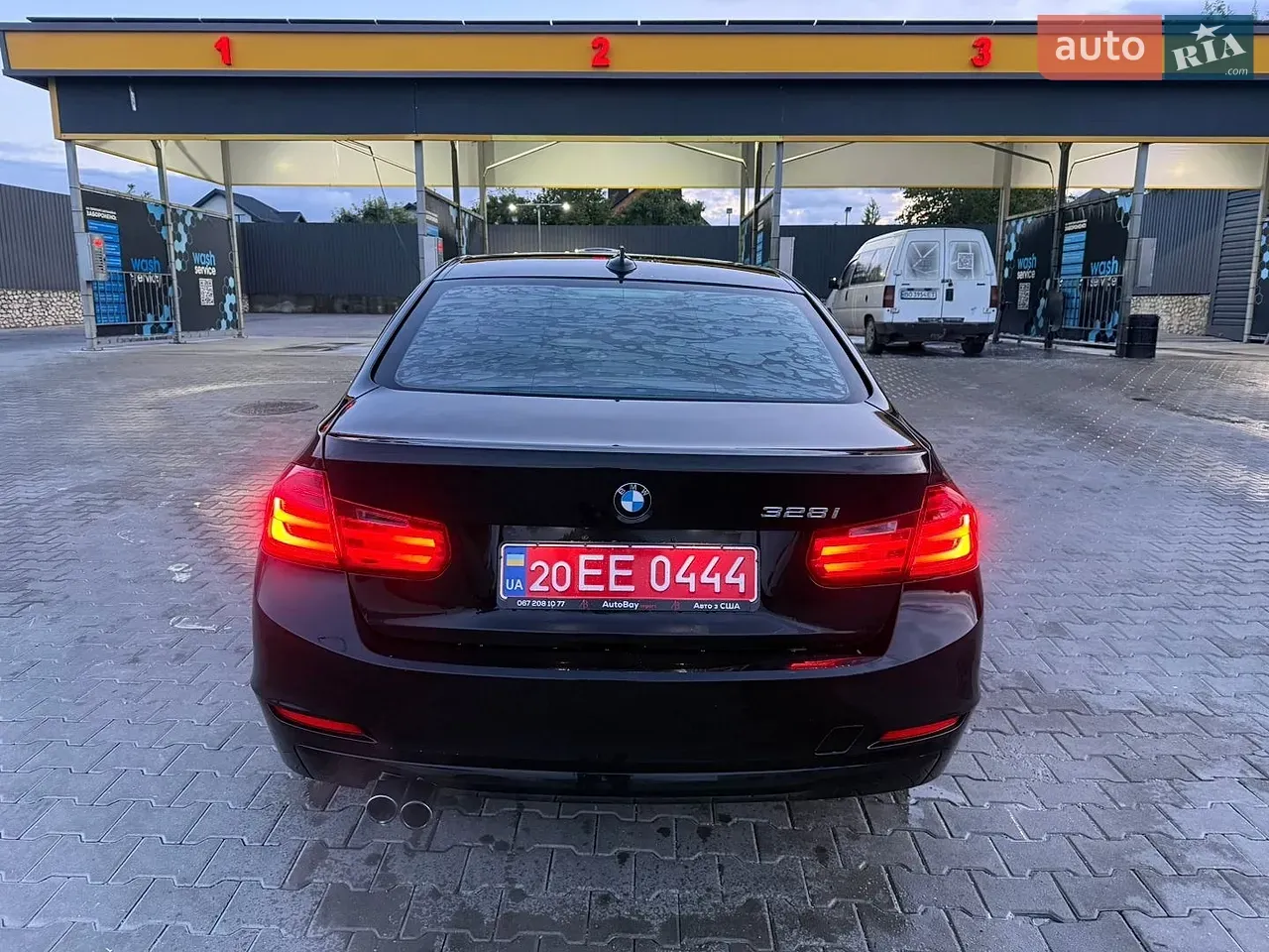BMW 3 Series 2012 photo 4