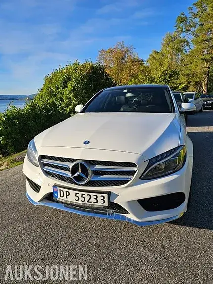 Mercedes-Benz C200 2014 photo 2