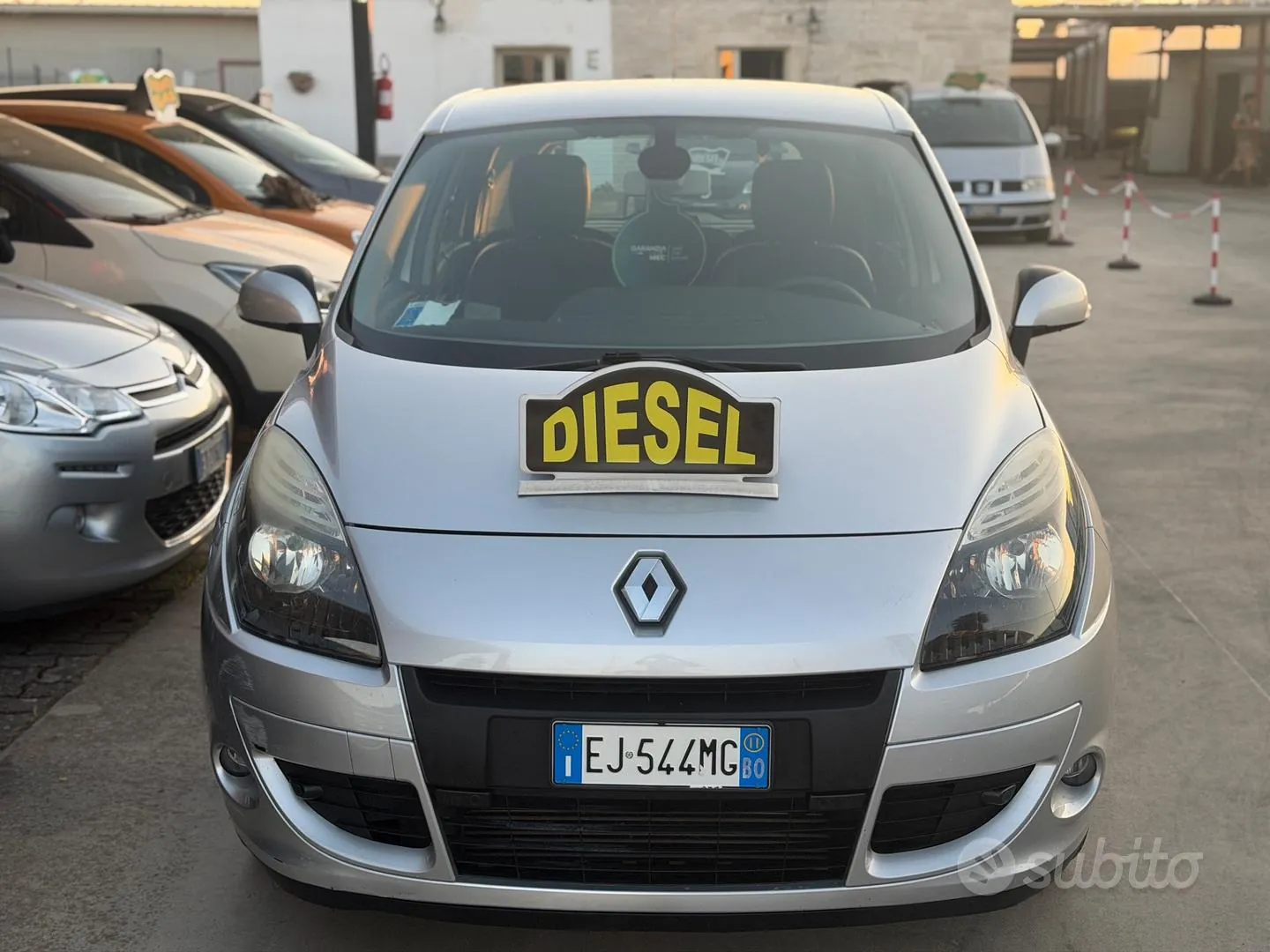 Renault Scenic 2011 photo 3