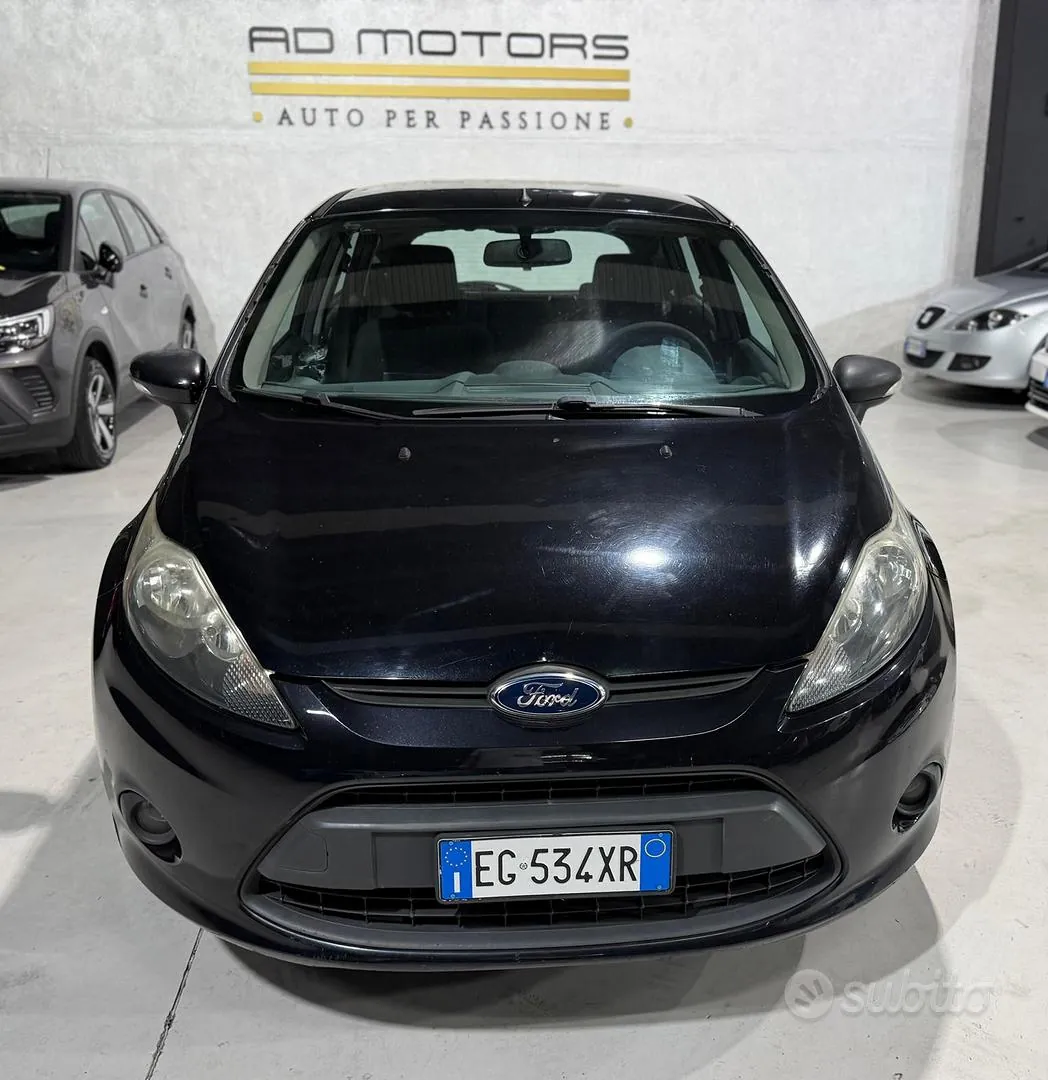 Ford Fiesta 2011 photo 2