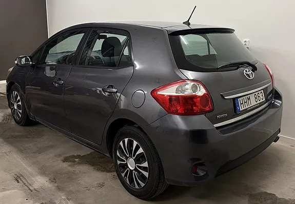 Toyota Auris 2010 photo 3