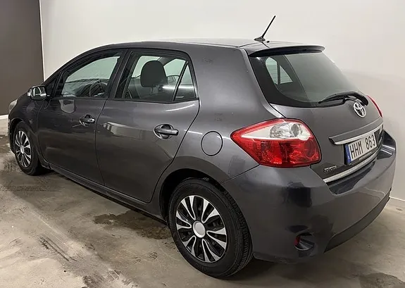 Toyota Auris 2010 photo 5