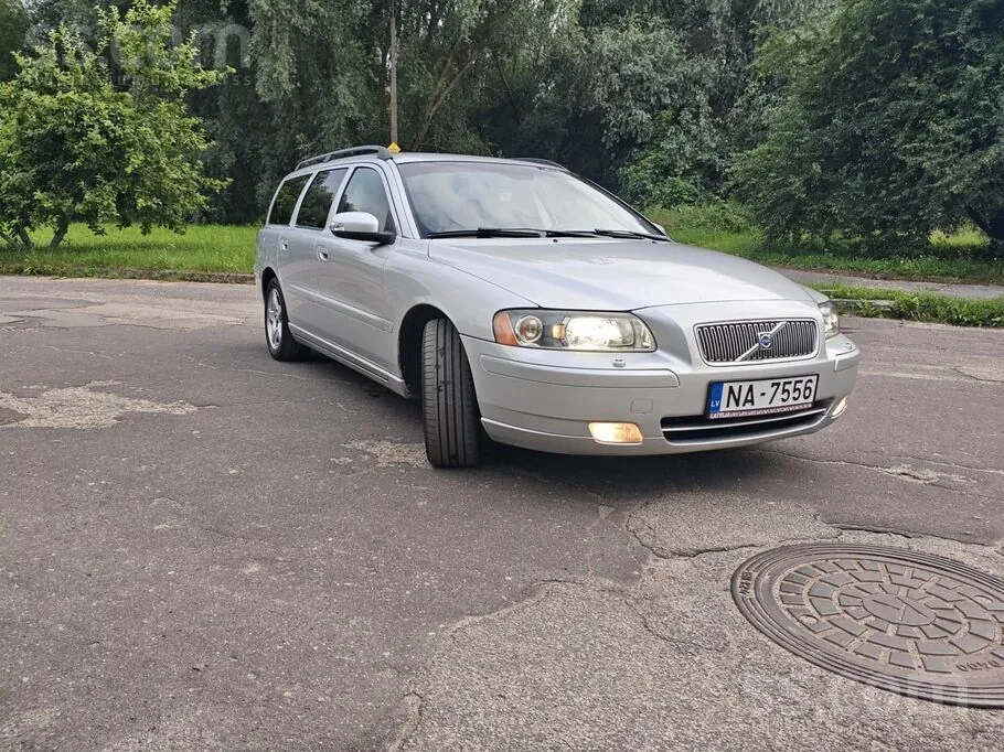 Volvo V70 2006 photo 2