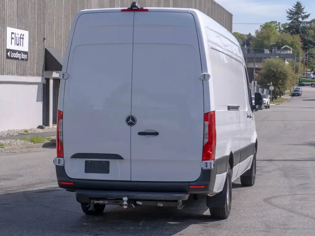 Mercedes-Benz Sprinter 2023 photo 5
