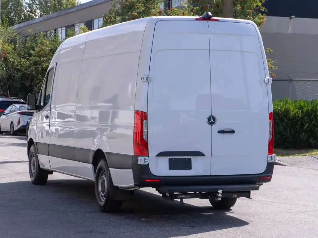 Mercedes-Benz Sprinter 2023 photo 3
