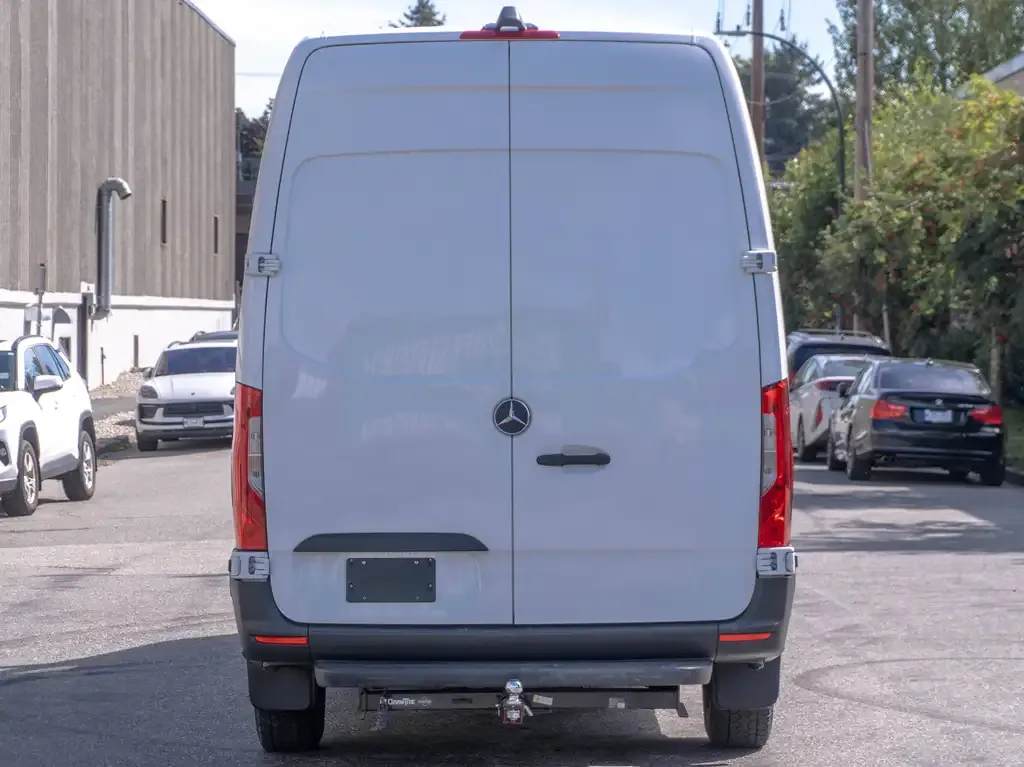 Mercedes-Benz Sprinter 2023 photo 4