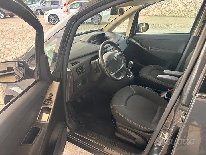 Lancia Musa 2011 photo 3