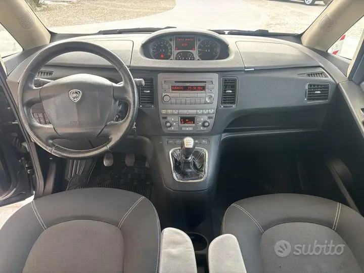 Lancia Musa 2011 photo 4