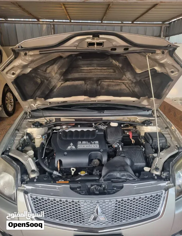 Mitsubishi Galant 2010 photo 3