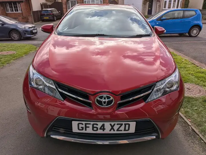 Toyota Auris 2014 photo 2