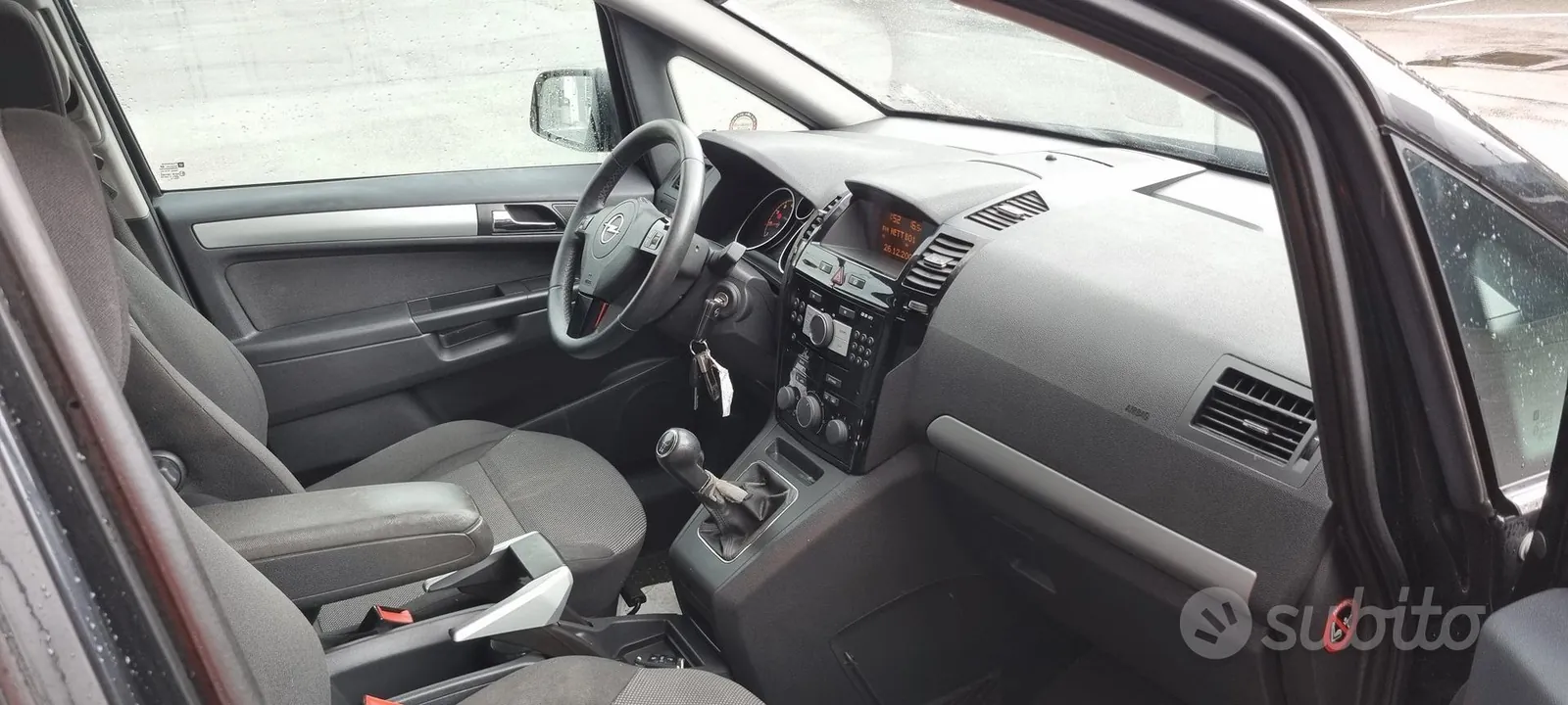 Opel Zafira 2010 photo 5