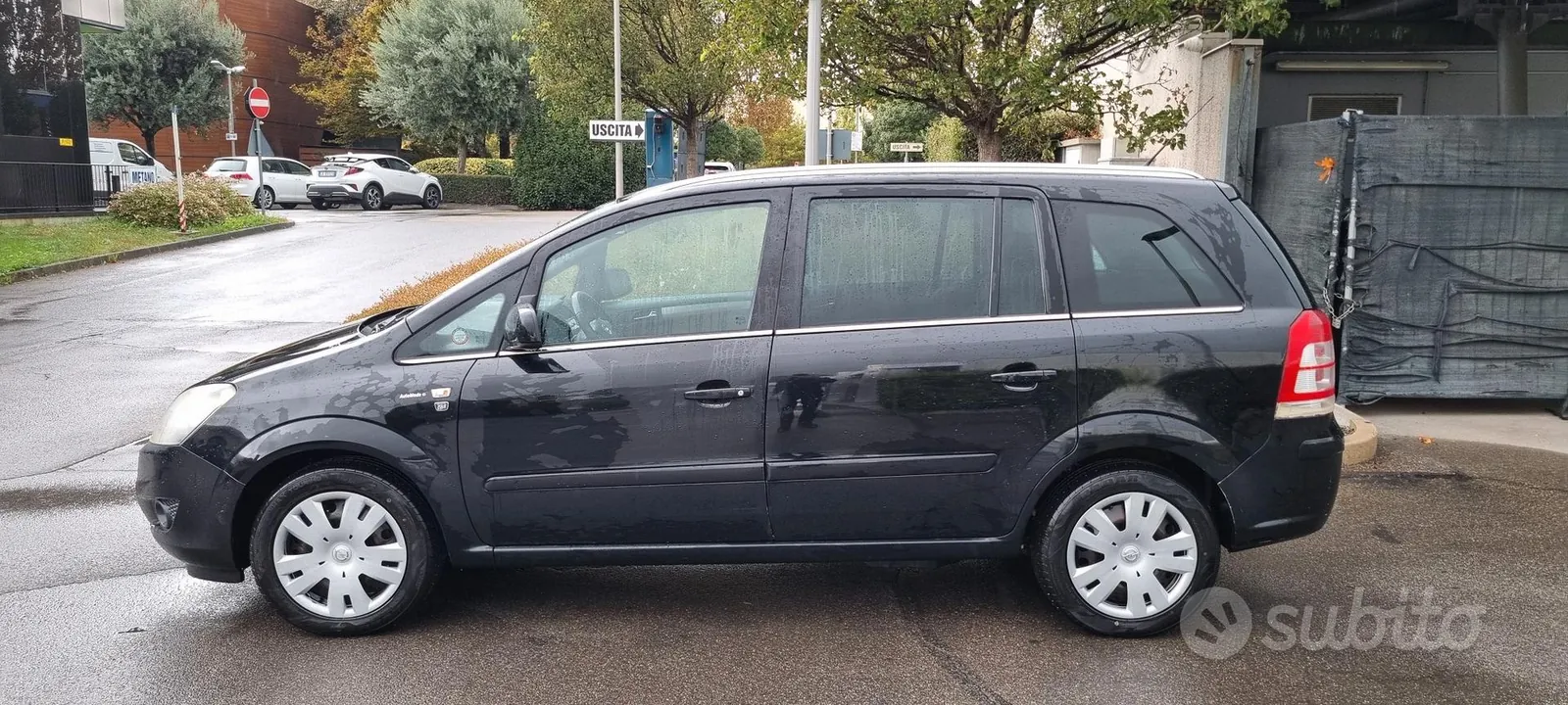 Opel Zafira 2010 photo 2