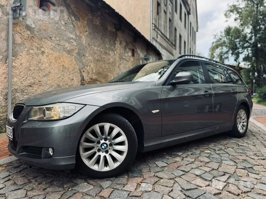 BMW 318 2009 photo 4
