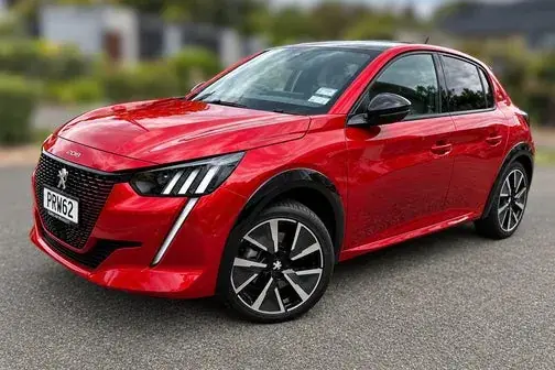 Peugeot E-208
