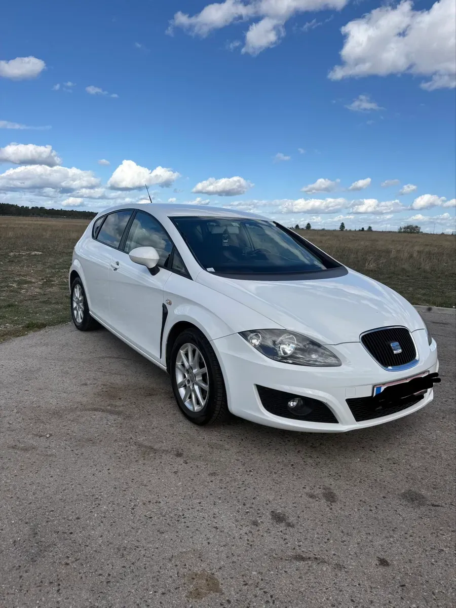 Seat Leon 2012 photo 3