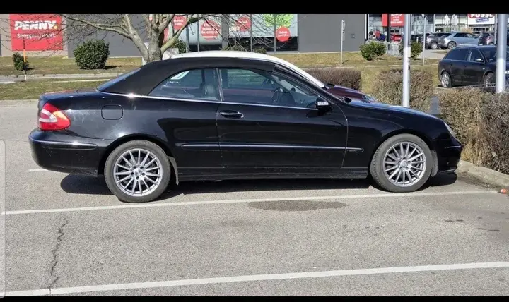 Mercedes-Benz Clk-Class 2003 photo 3