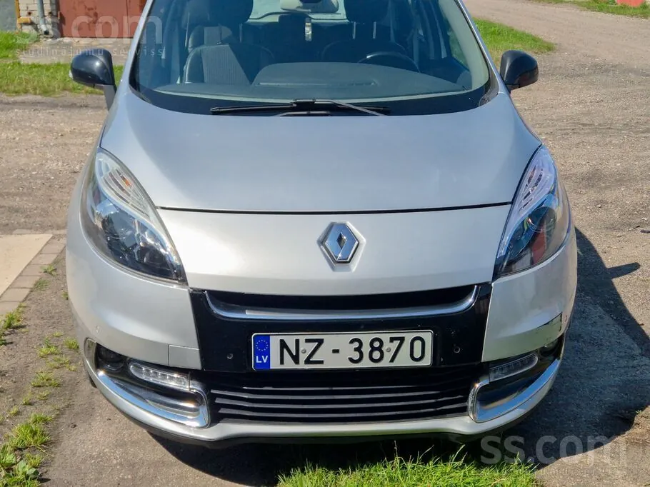 Renault Scenic 2012 photo 2
