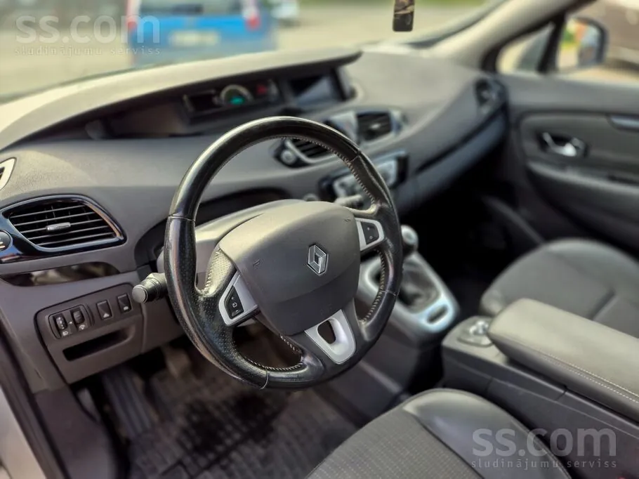 Renault Scenic 2012 photo 3