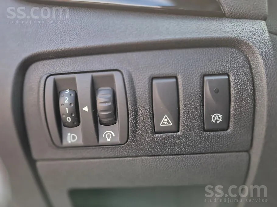 Renault Scenic 2012 photo 4