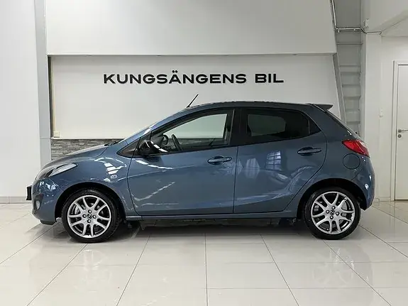 Mazda 2 2014 photo 4
