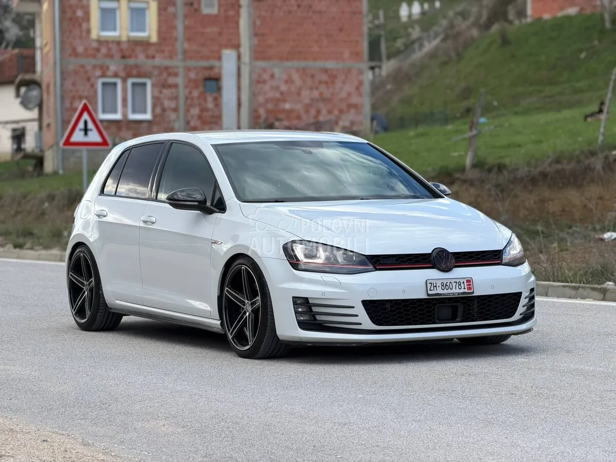 Volkswagen Golf 2013 photo 4