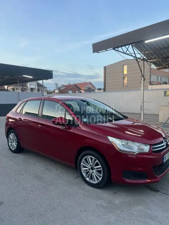 Citroen C4 2011 photo 4