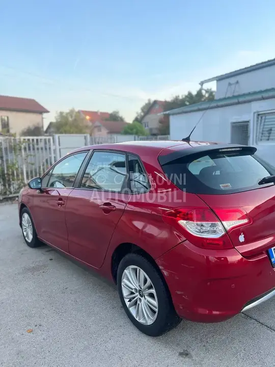 Citroen C4 2011 photo 5
