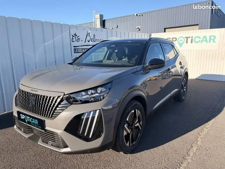 Peugeot E-2008