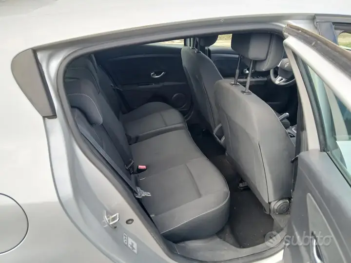 Renault Megane 2011 photo 5