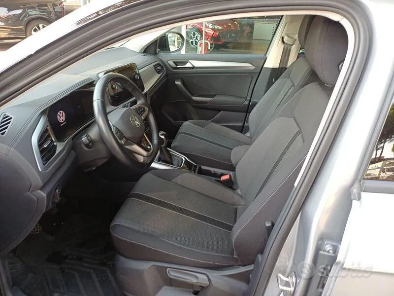 Volkswagen T-Roc 2024 photo 3