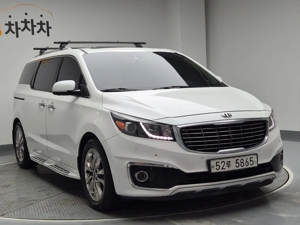 Kia Carnival 2016 photo 4