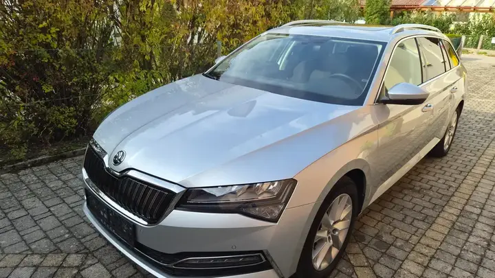 Skoda Superb 2024 photo 2