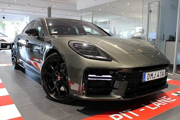 Porsche Panamera 4