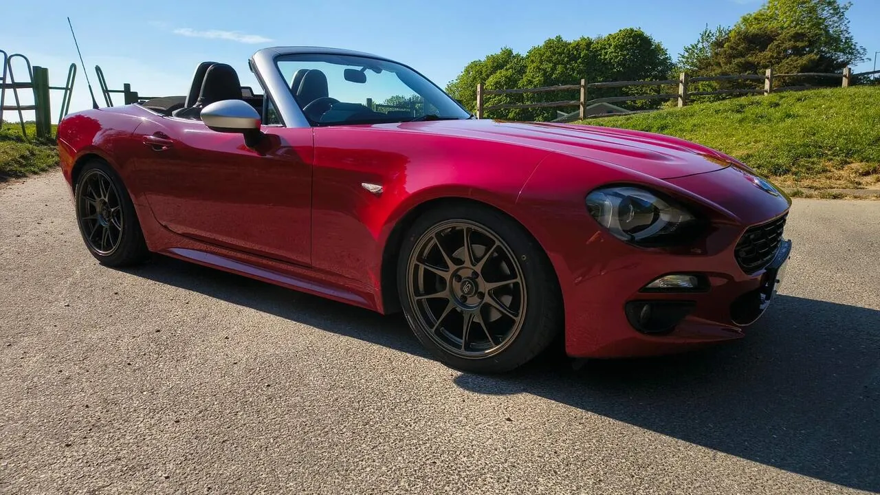 Fiat 124 Spider 2016 photo 2