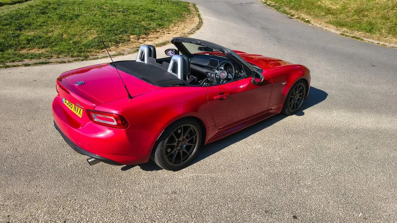 Fiat 124 Spider 2016 photo 4
