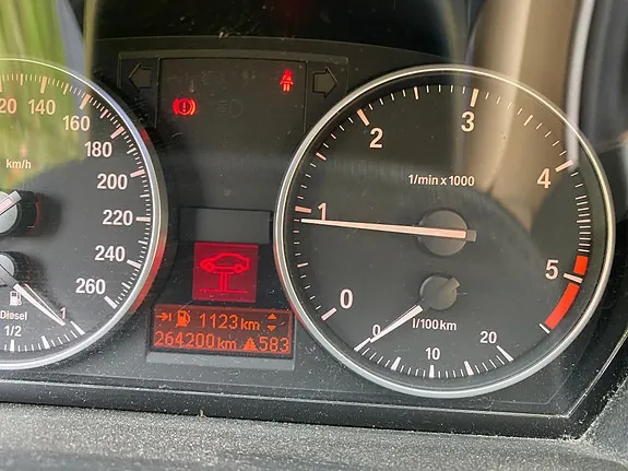 BMW 318D 2007 photo 4