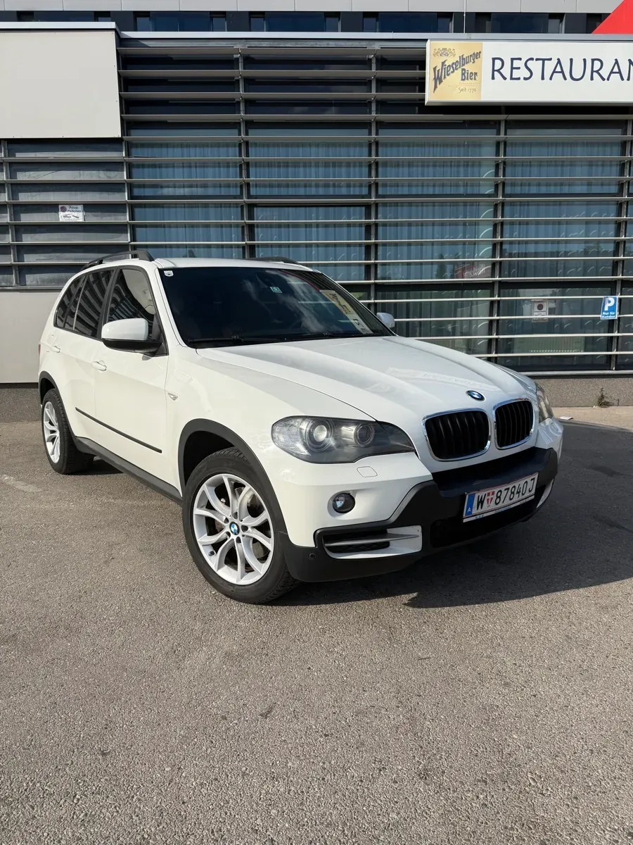 BMW X5 2009 photo 2