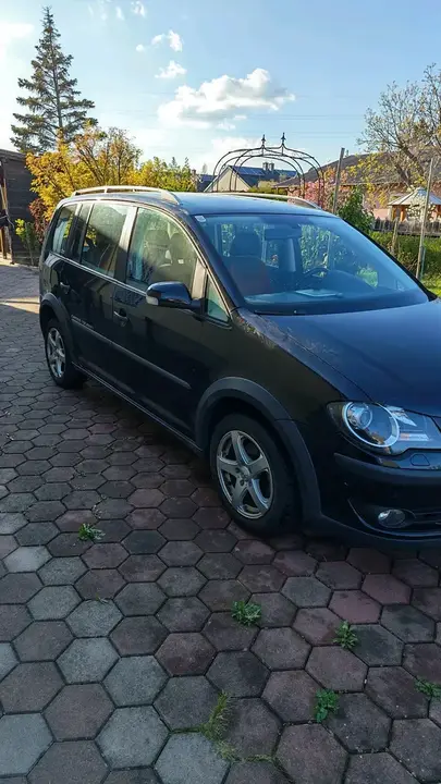 Volkswagen Touran 2008 photo 2