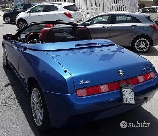 Alfa Romeo Spider 2004 photo 4